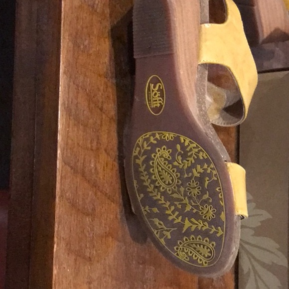 Shoes - Picture 5 of 8